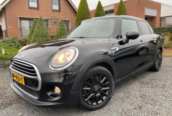 1.5 COOPER BUSINESS 5drs NAVI, NL Auto, Airco, Cruise