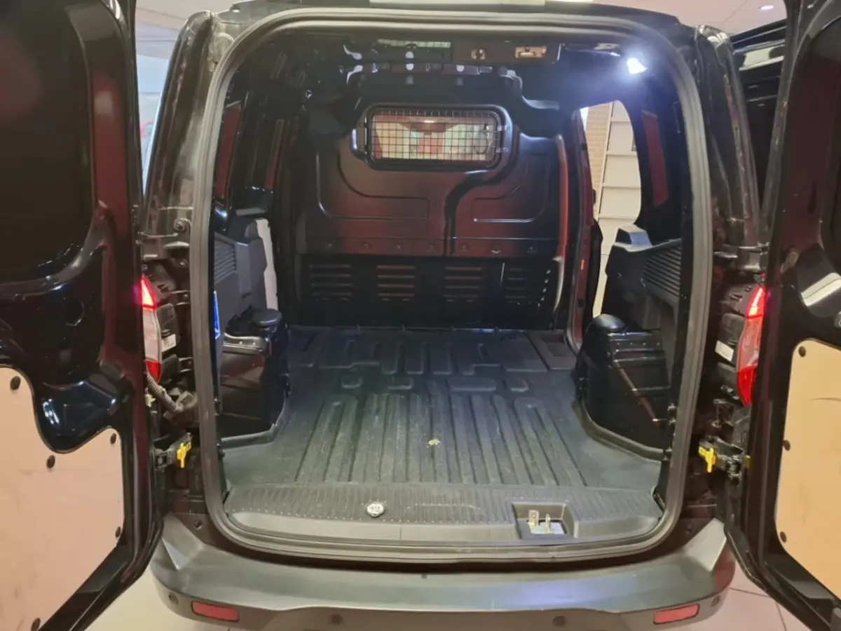1.0 Limited EcoBoost, Milieu zone vrij, Navigatie, LM velgen