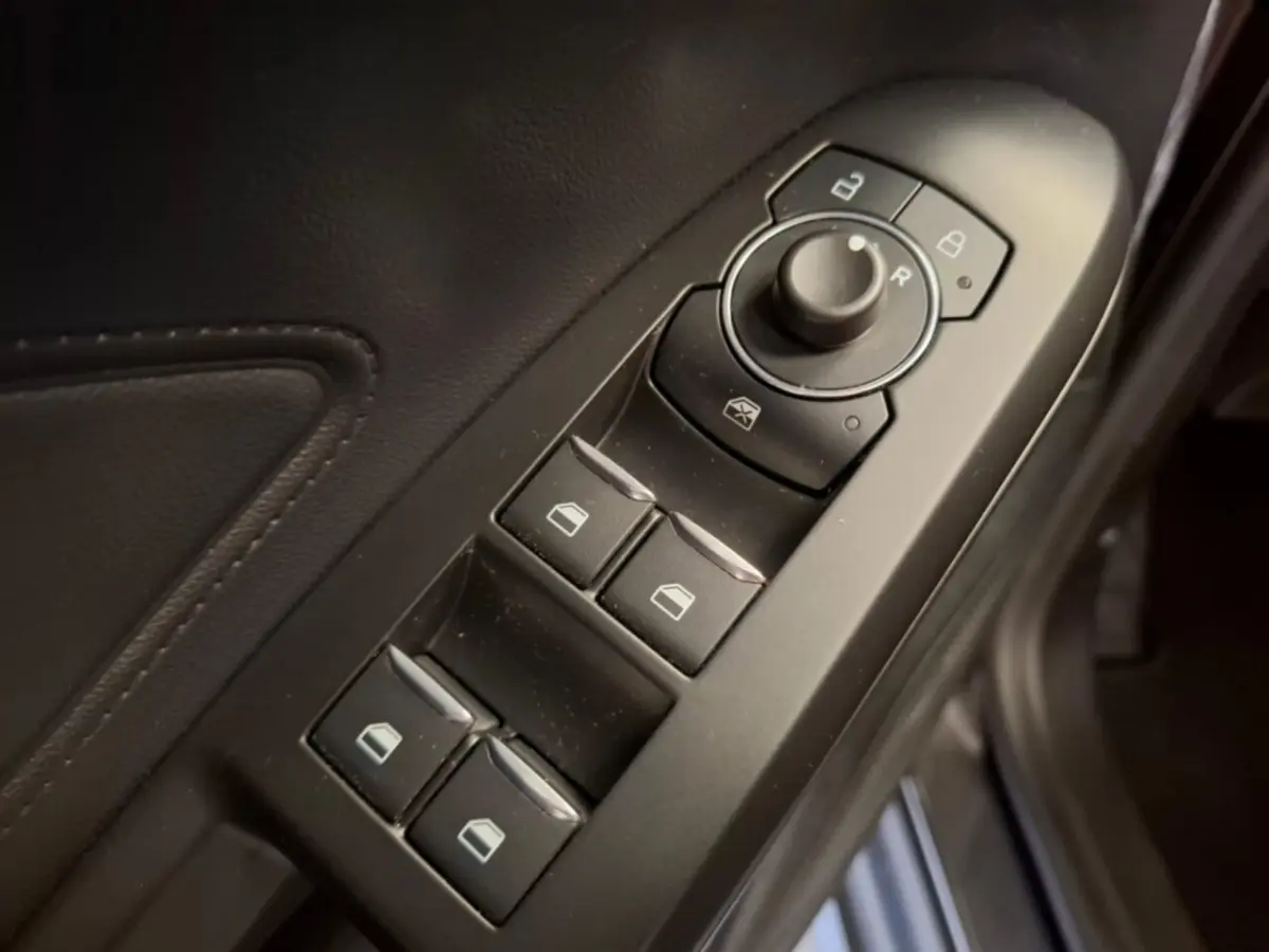 1.0 Ecoboost Connected, 12 mnd Bovag garantie