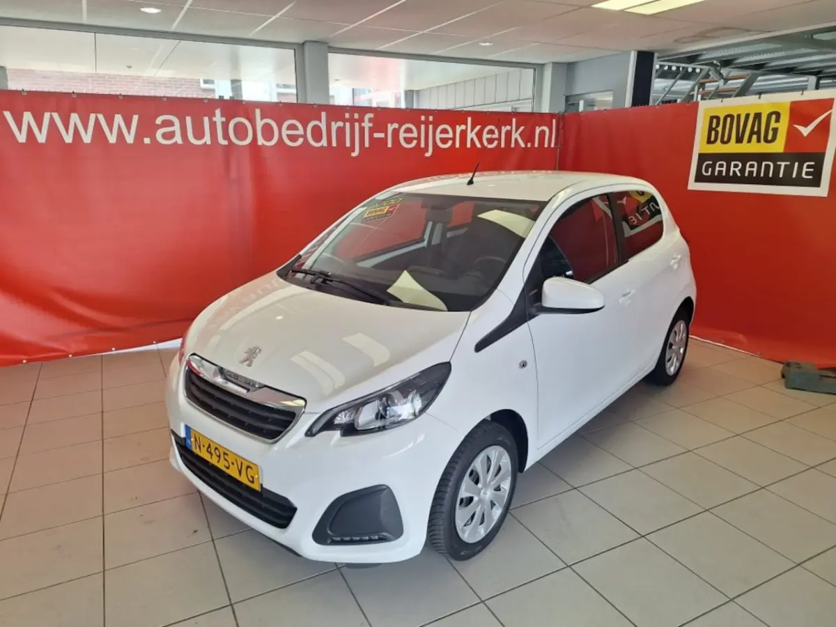 1.0 e-VTi Active, groot scherm, a.camera, airco