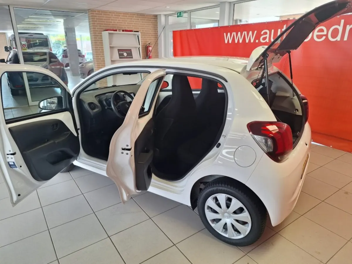 1.0 e-VTi Active, groot scherm, a.camera, airco