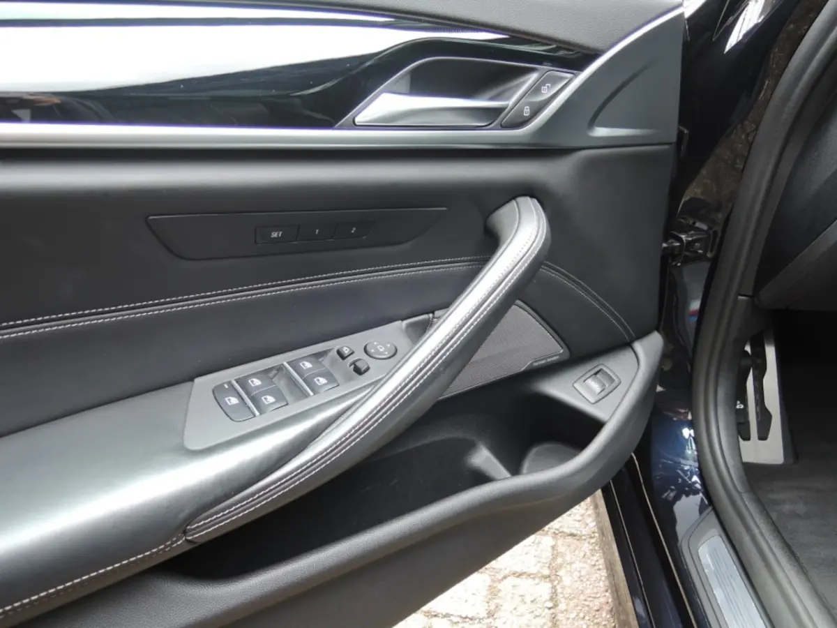 540I X-Drive HIGH EXE M sport