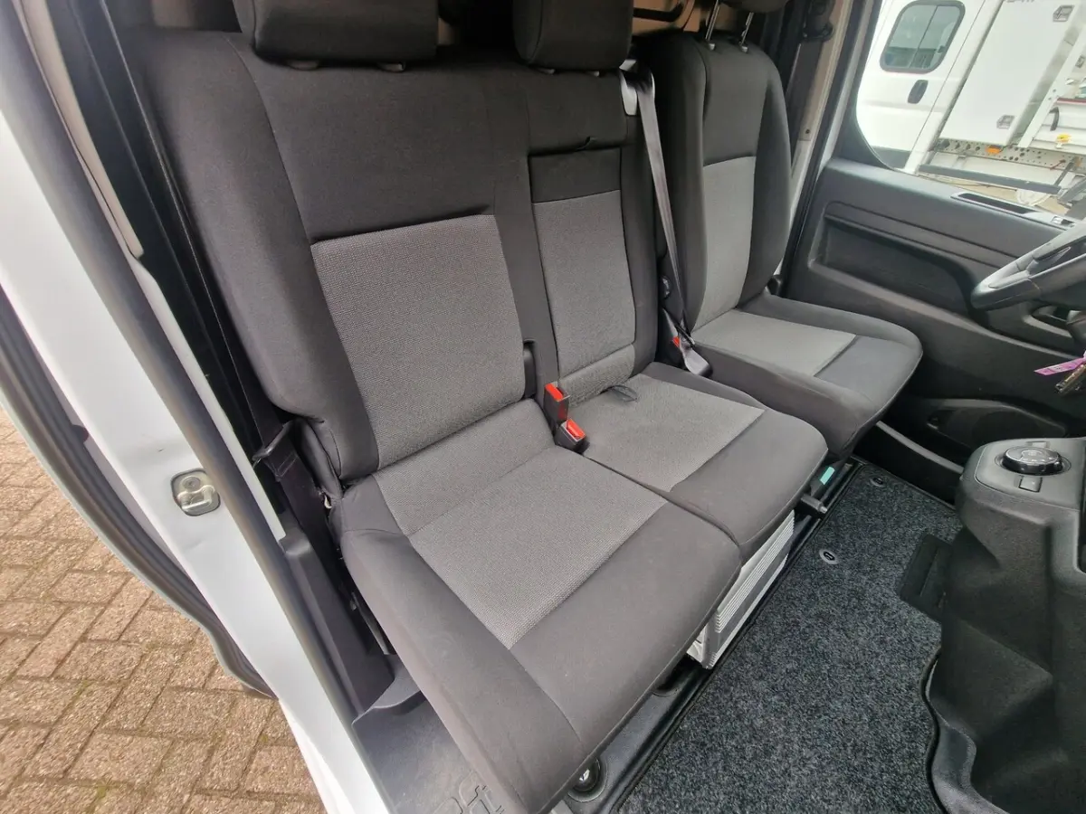 2.0 BlueHDI 145 S&S L2 AUTOMAAT*Trekhaak*Navigatie*Camera*Cruise control*PDC*Airco