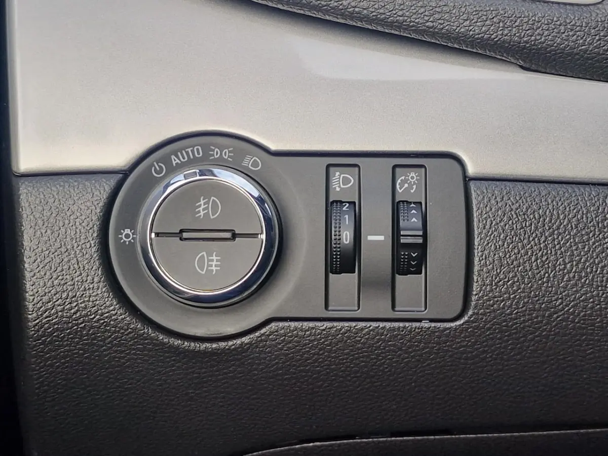 1.4 T Edition AUTOMAAT*Trekhaak*Navigatie*Stoelverwarming*Camera*PDC*Climate control*Cruis