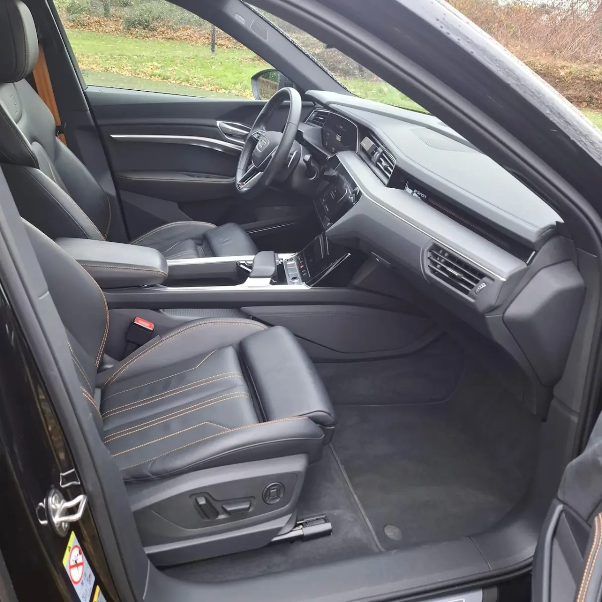 55 quattro S edition 95 kWh Black edition