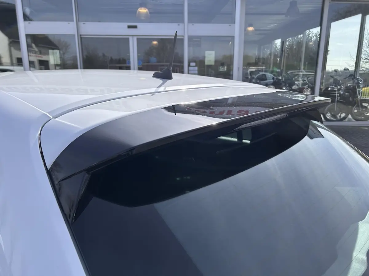 1.2 PureTech Active 100% dealer onderhouden/airco/Carplay/cruise control/nieuwstaat/enz