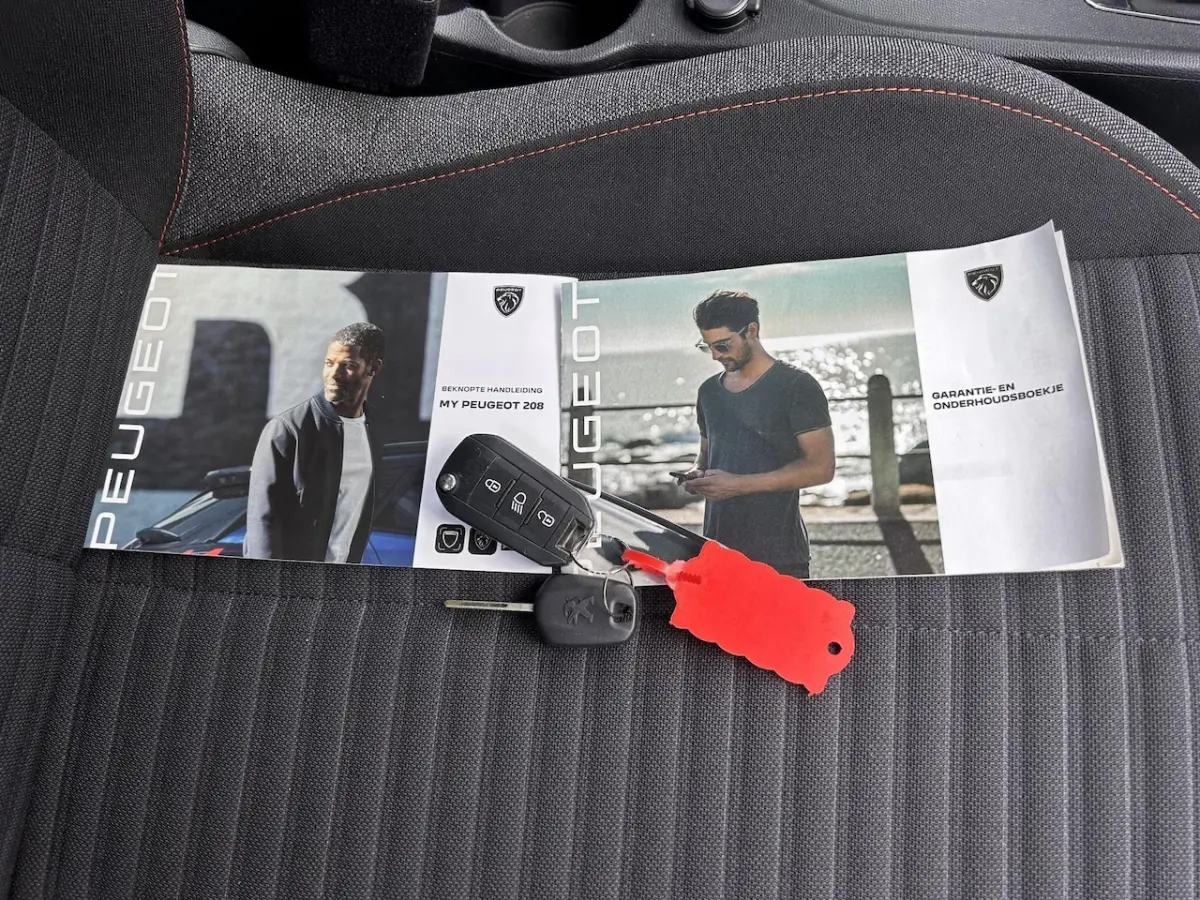 1.2 PureTech Active 100% dealer onderhouden/airco/Carplay/cruise control/nieuwstaat/enz