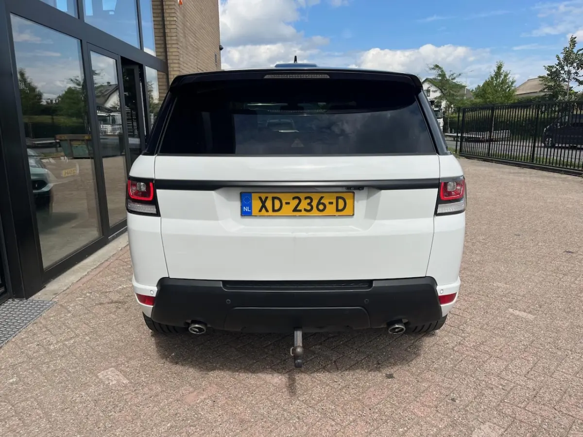 4.4 SDV8 Autobiography Dynamic, panodak, Leer
