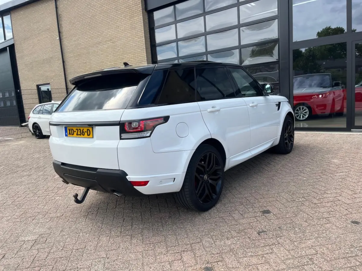 4.4 SDV8 Autobiography Dynamic, panodak, Leer