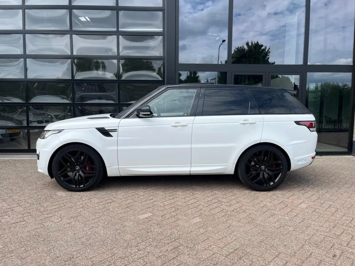 4.4 SDV8 Autobiography Dynamic, panodak, Leer