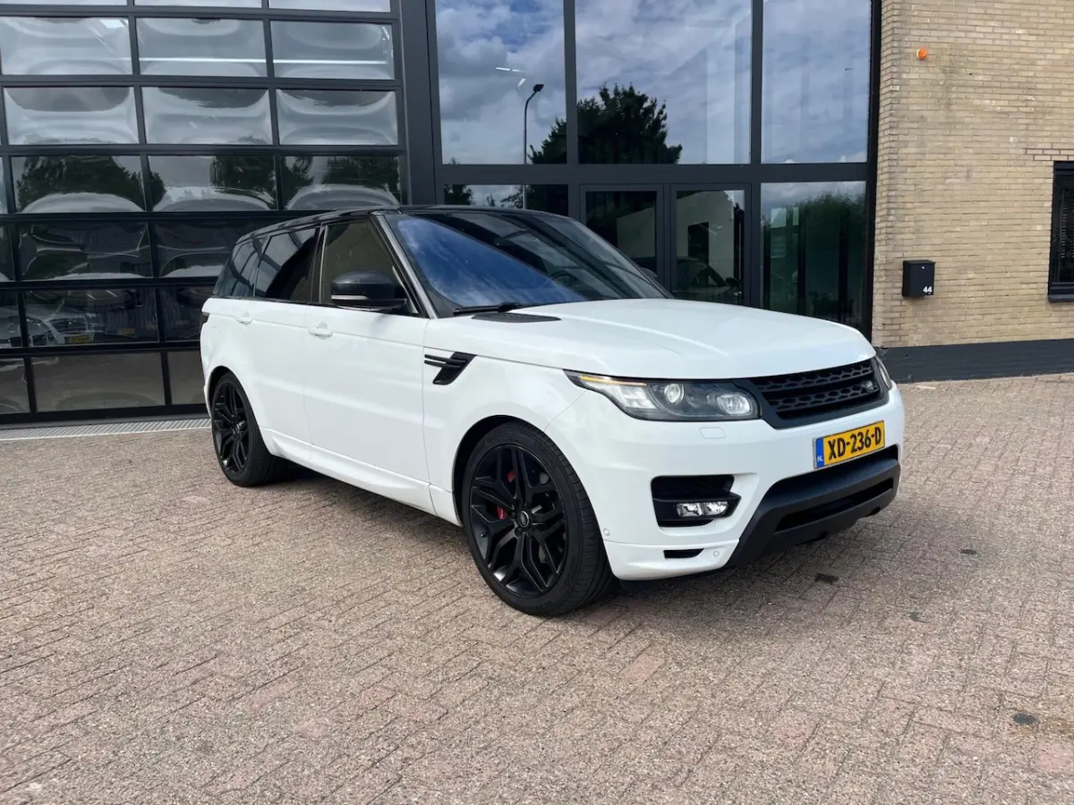 4.4 SDV8 Autobiography Dynamic, panodak, Leer