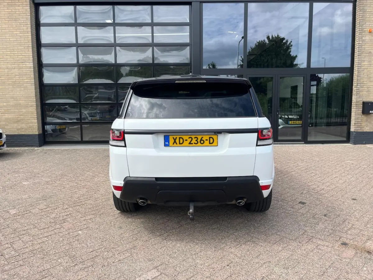 4.4 SDV8 Autobiography Dynamic, panodak, Leer