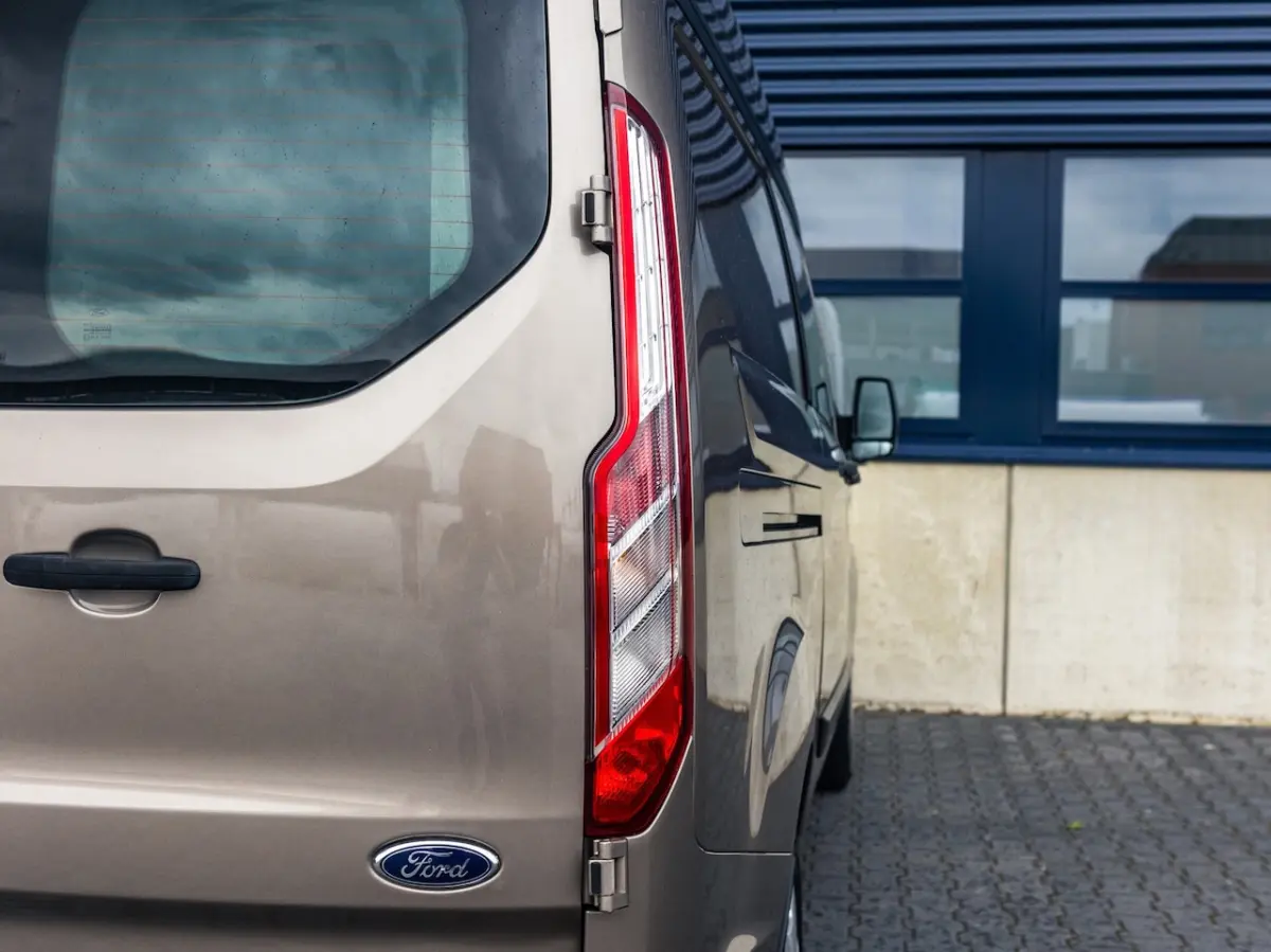 300 2.0 TDCI L2H2 Limited