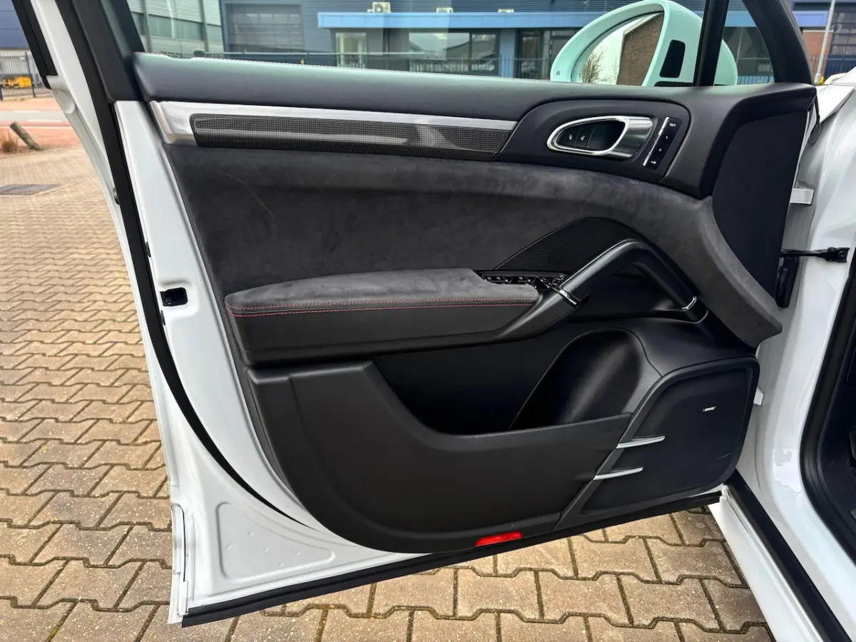 3.6 GTS Carbon Carplay Trekhk. 21inch Pano