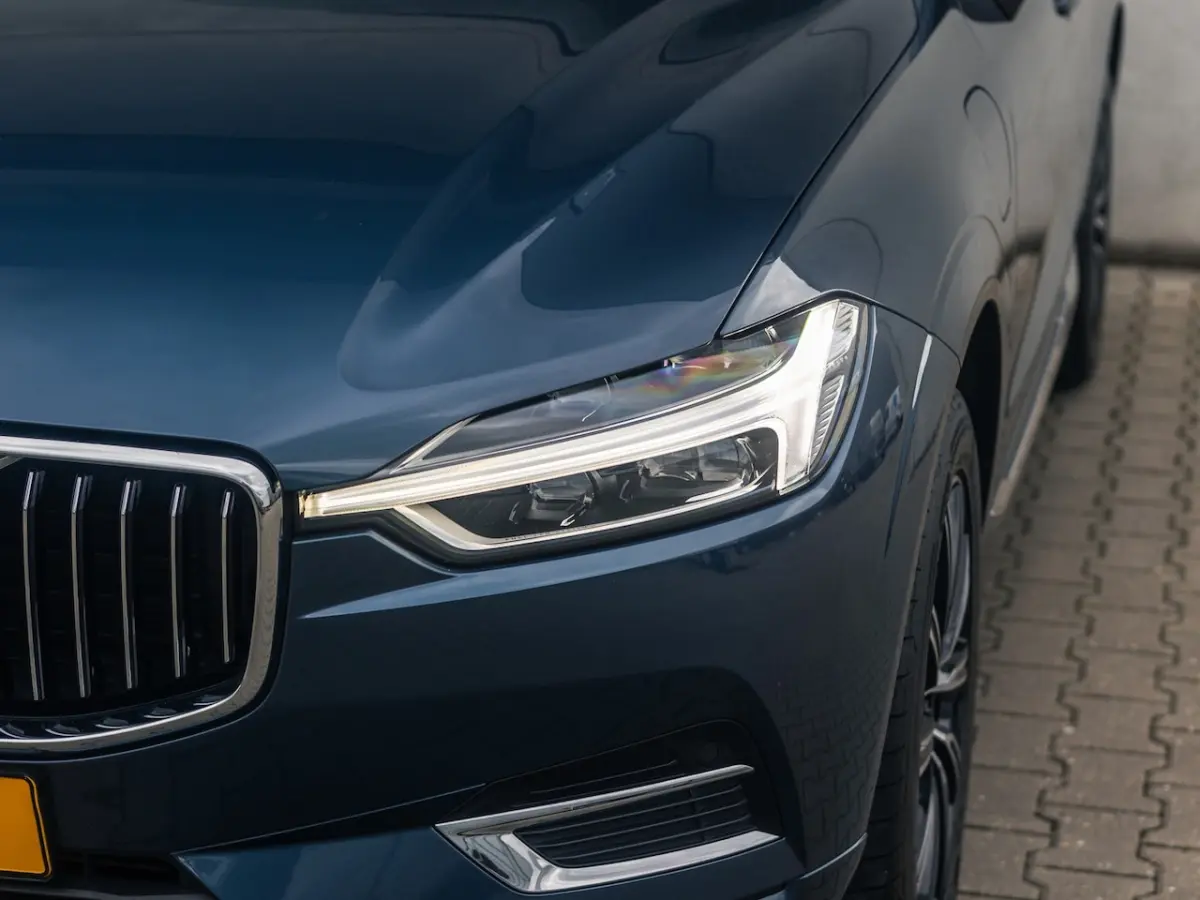 2.0 T8 Twin Engine AWD Inscription / Head up / Pano / H&K Audio