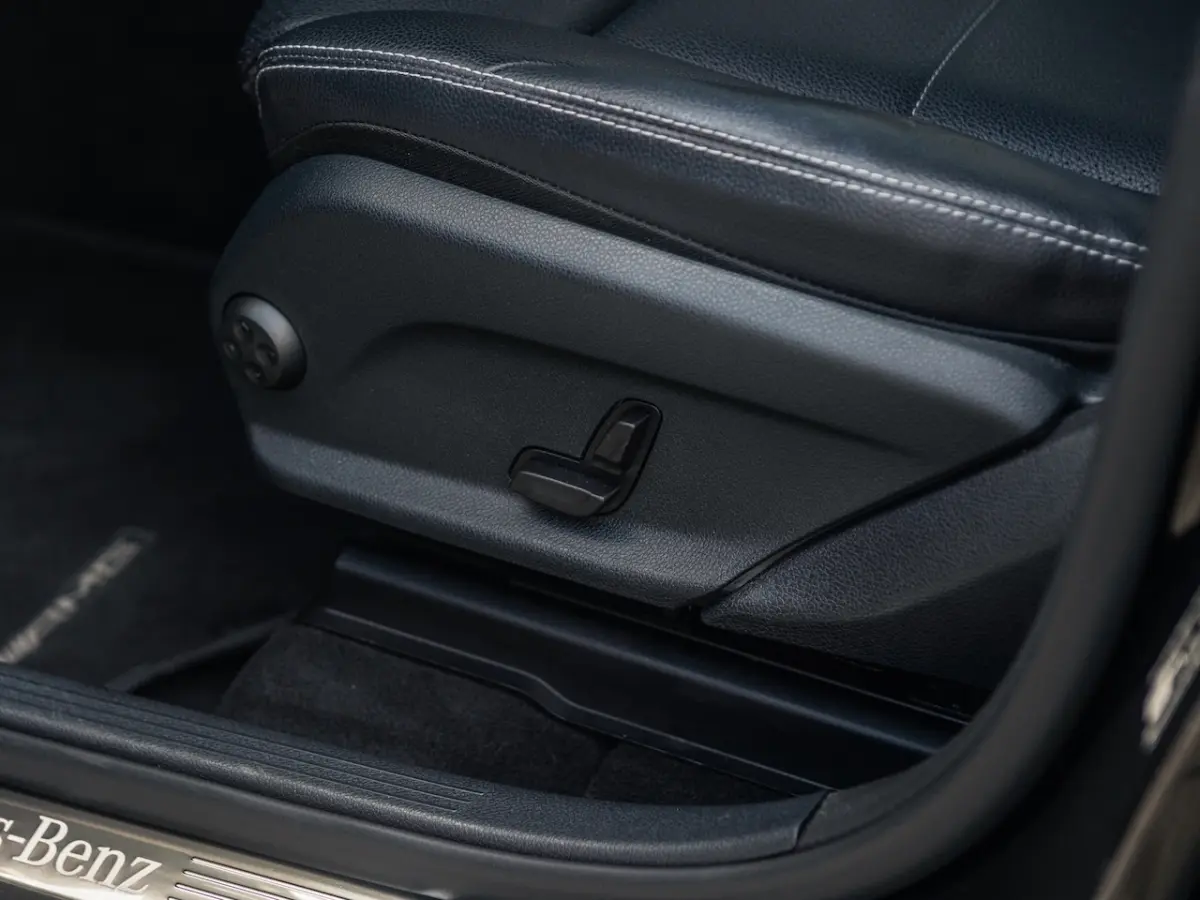 300e 4MATIC SOH-Test/ AMG/ MBUX/ Carplay