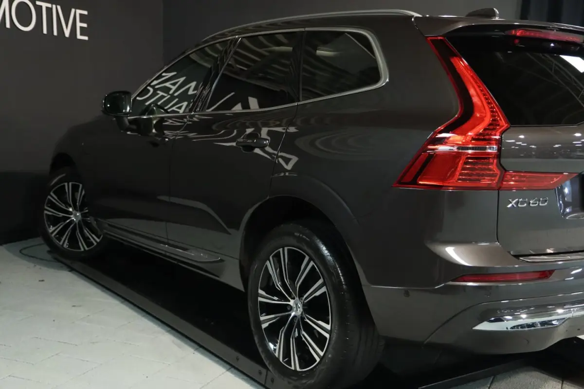 2.0 T6 Plug-in hybrid AWD Inscription / PANO / HUD / H&K / ACC / 360 / KEYLESS