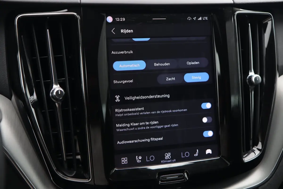 2.0 T6 Plug-in hybrid AWD Inscription / PANO / HUD / H&K / ACC / 360 / KEYLESS