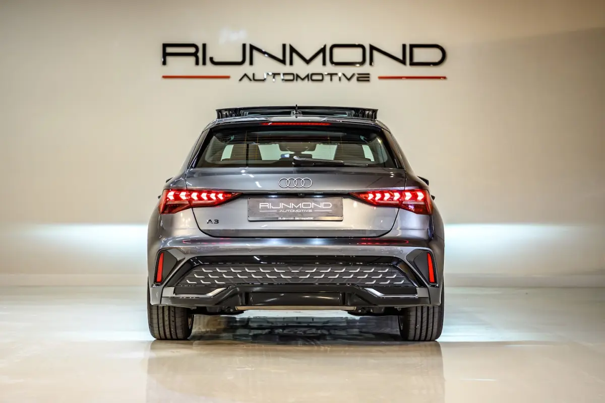 35 TFSI 3X S-Line | Keyless| Pano | Sonos |Matrix-Led | Camera|Zelf Parkeren|Dode Hoek Sen