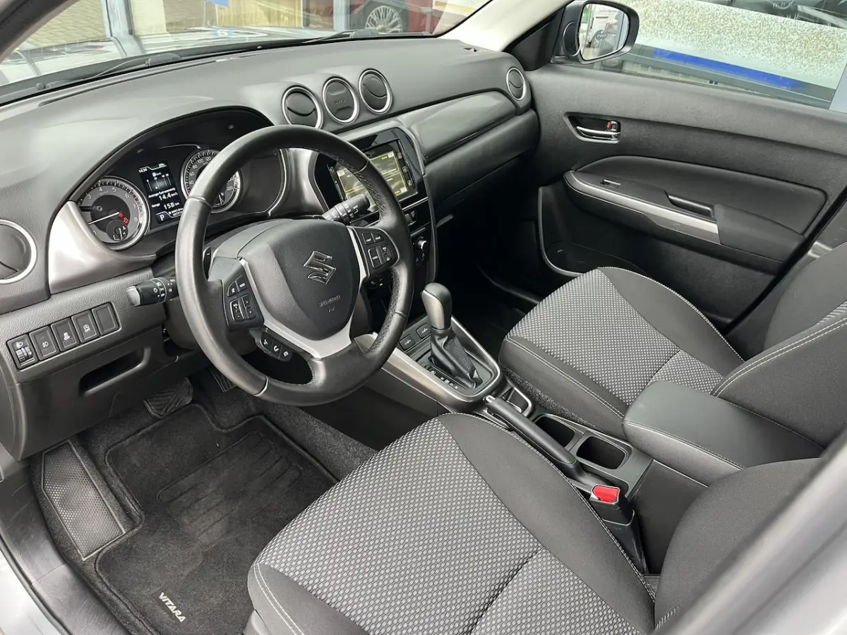 1.0 Boosterjet Select Automaat | All season Banden | Trekhaak | Dealeronderhouden |