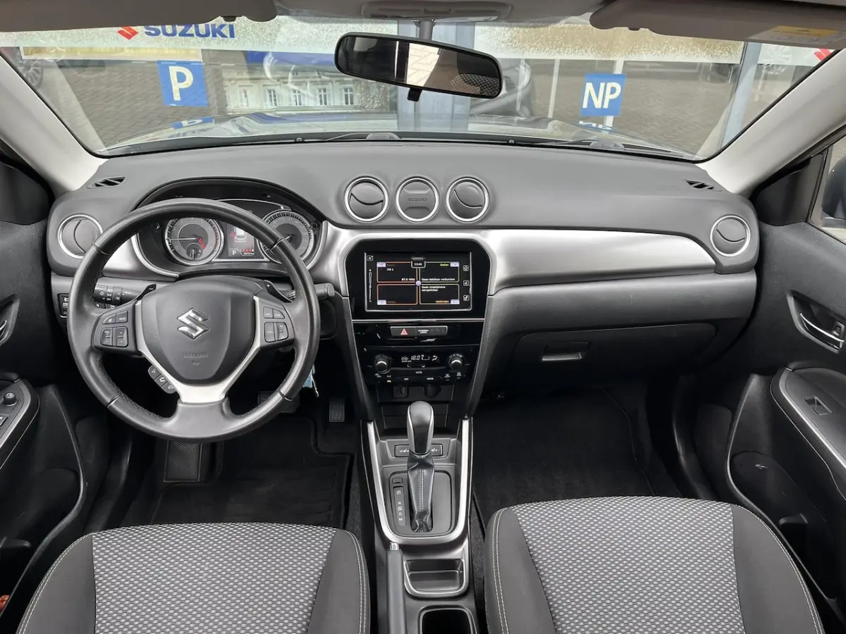 1.0 Boosterjet Select Automaat | All season Banden | Trekhaak | Dealeronderhouden |