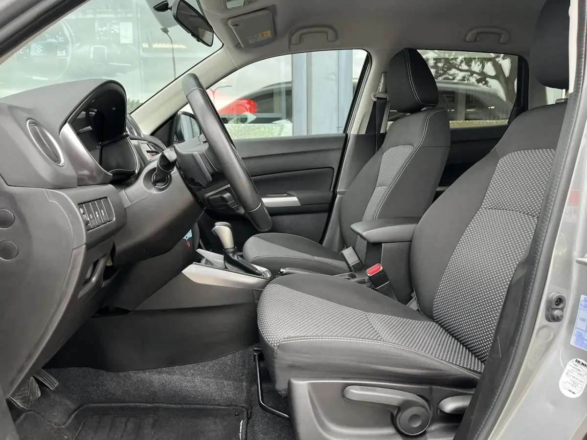 1.0 Boosterjet Select Automaat | All season Banden | Trekhaak | Dealeronderhouden |