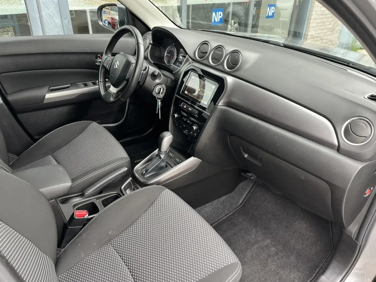 1.0 Boosterjet Select Automaat | All season Banden | Trekhaak | Dealeronderhouden |