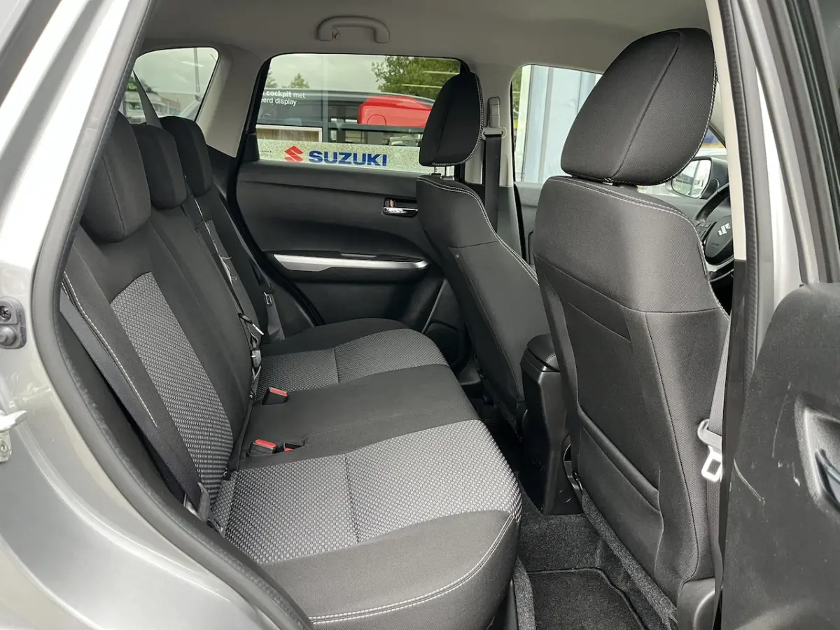 1.0 Boosterjet Select Automaat | All season Banden | Trekhaak | Dealeronderhouden |