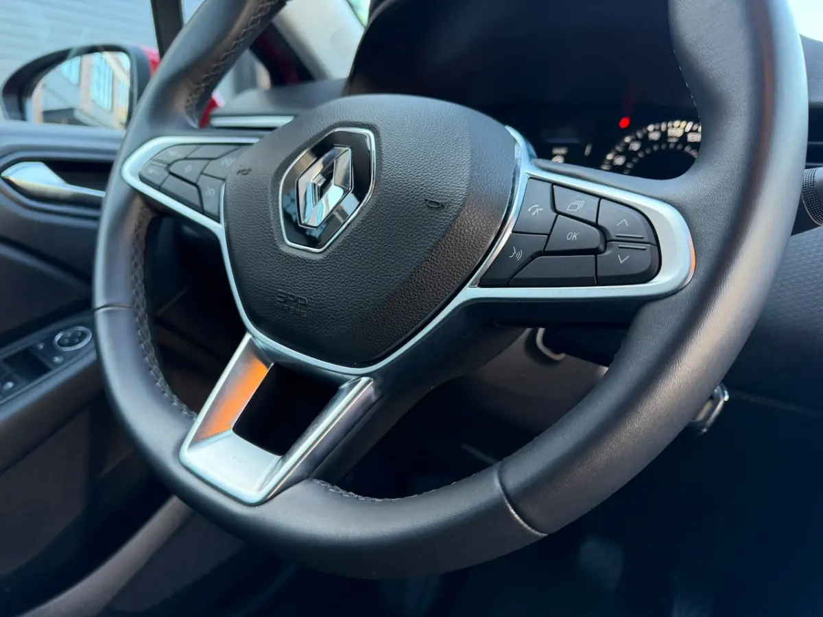 1.0 TCe / Navigatie by Apple CarPlay - Android / 1e Eigenaar / ALL-Season banden / Cruise