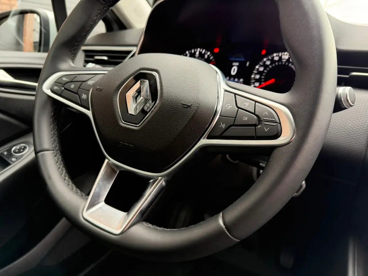 1.0 TCe / Navigatie / Apple CarPlay - Android / 1e Eigenaar / ALL-Season banden / Cruise C