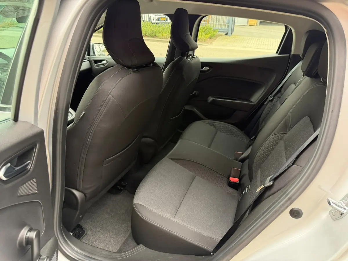 1.0 TCe / Navigatie / Apple CarPlay - Android / 1e Eigenaar / ALL-Season banden / Cruise C