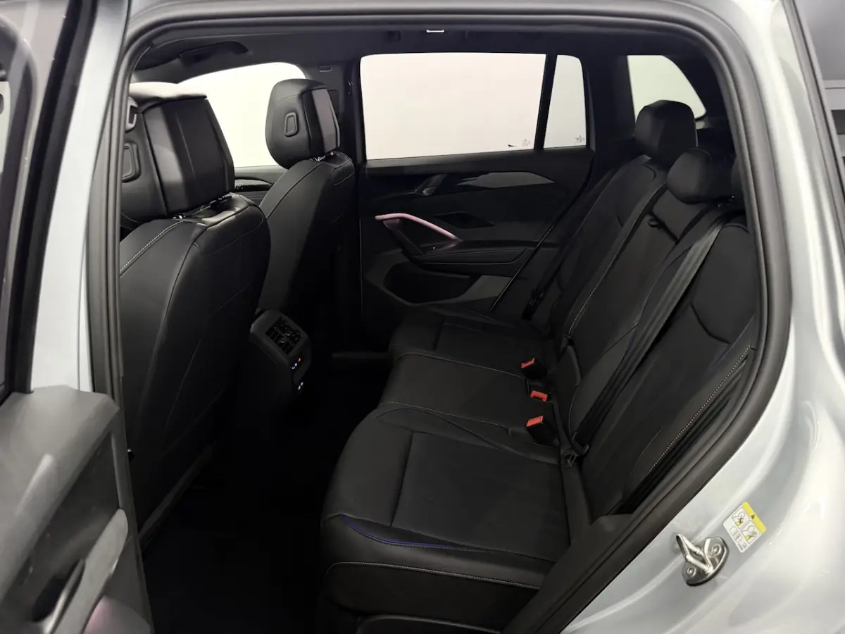 1.5 eHybrid R-Line Edition Plug-in Panoramadak, 360 Camera, Trekhaak, Leder, Head-up displ