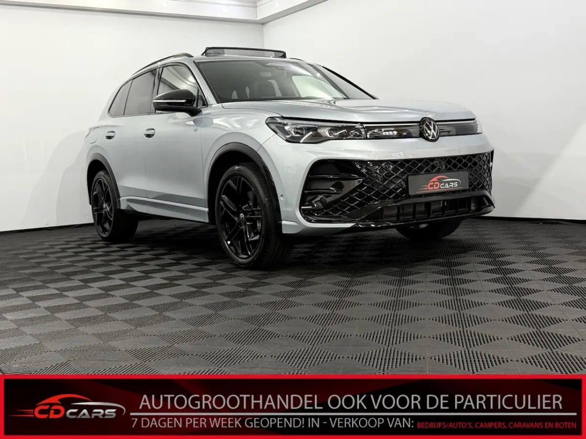 1.5 eHybrid R-Line Edition Plug-in Panoramadak, 360 Camera, Trekhaak, Leder, Head-up displ
