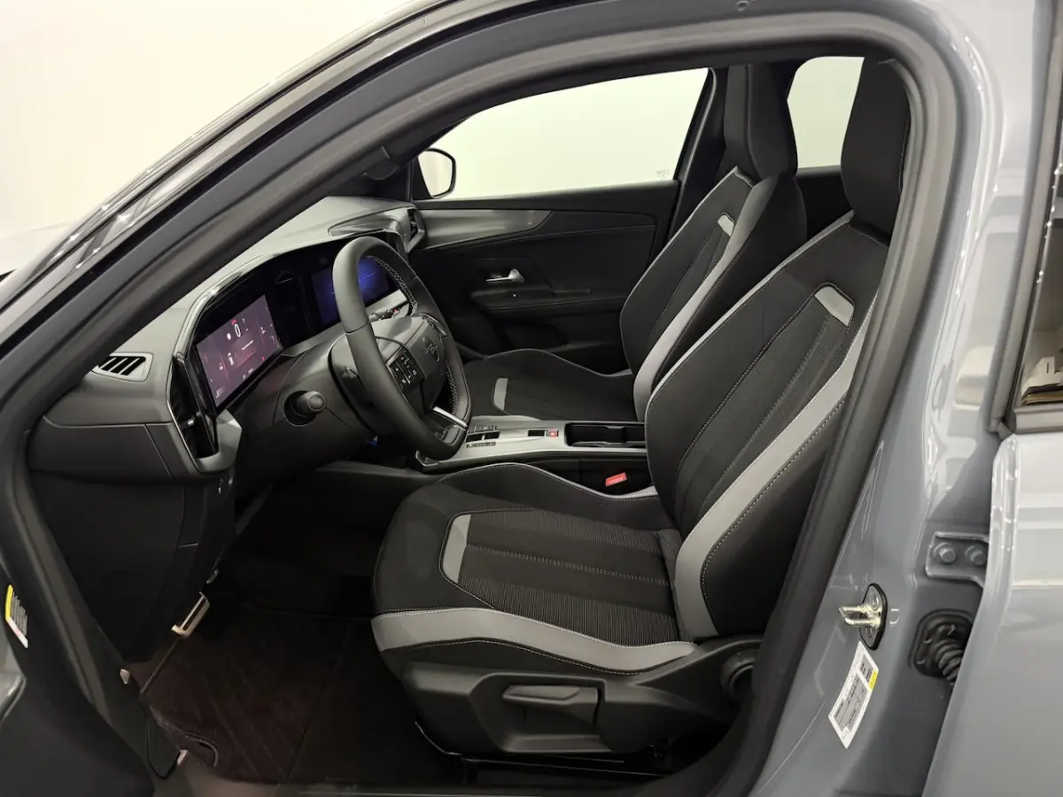 1.2 Turbo GS Line Half leder, Camera, Winterpakket, Clima, Apple carplay, Cruise control,