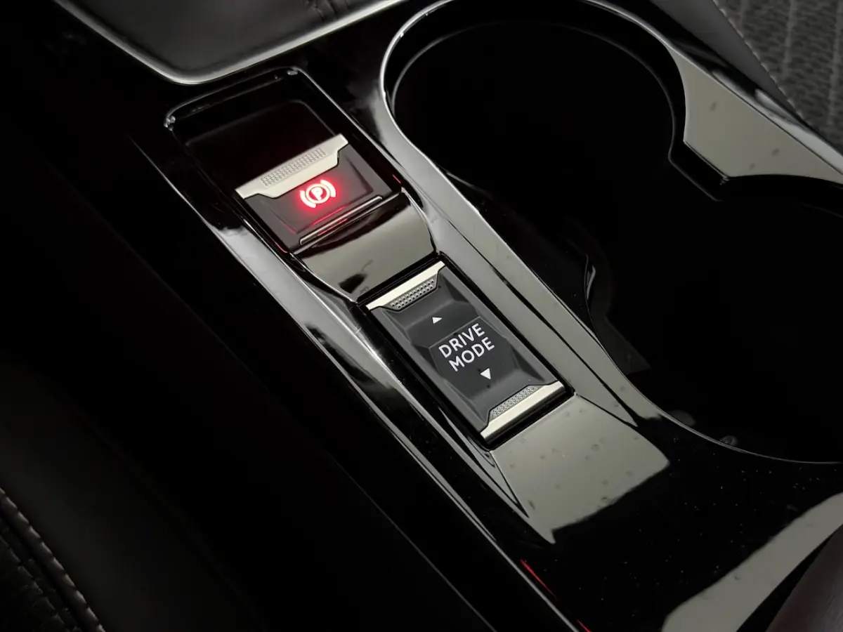 1.2 PureTech 100 Allure 360 Camera, Navi, Stoelverwarming, Keyless start, Cruise control,
