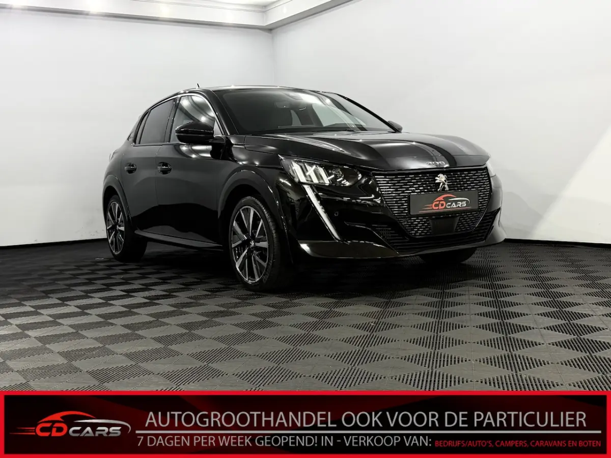 1.2 PureTech GT-Line Camera, Navi, Keyless start, Virtual desk, Cruise control, Half leder