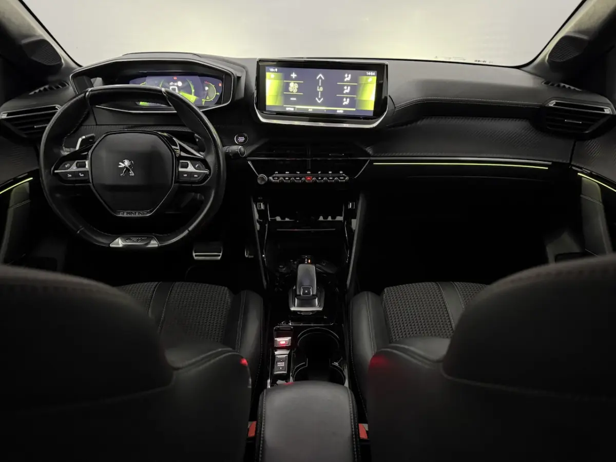 1.2 PureTech GT-Line Camera, Navi, Keyless start, Virtual desk, Cruise control, Half leder