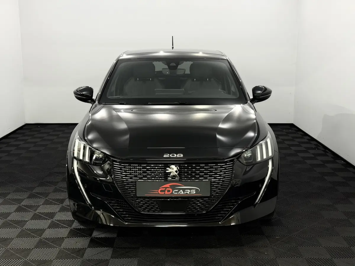 1.2 PureTech GT-Line Camera, Navi, Keyless start, Virtual desk, Cruise control, Half leder
