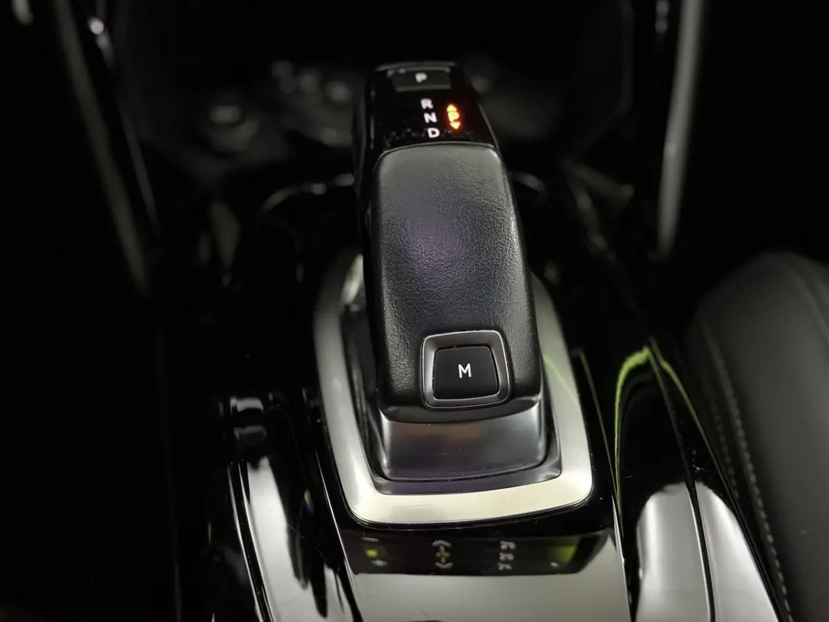 1.2 PureTech GT-Line Camera, Navi, Keyless start, Virtual desk, Cruise control, Half leder