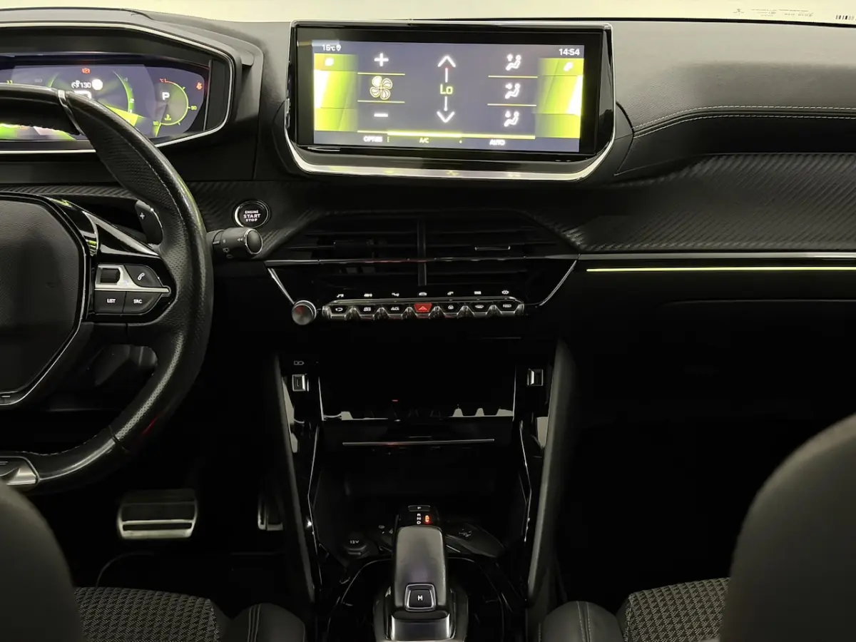 1.2 PureTech GT-Line Camera, Navi, Keyless start, Virtual desk, Cruise control, Half leder