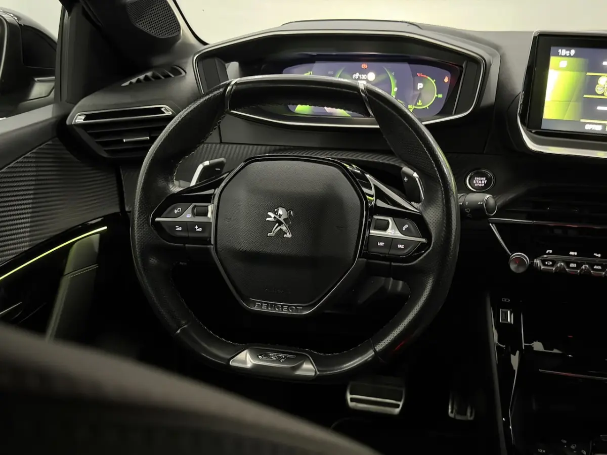 1.2 PureTech GT-Line Camera, Navi, Keyless start, Virtual desk, Cruise control, Half leder