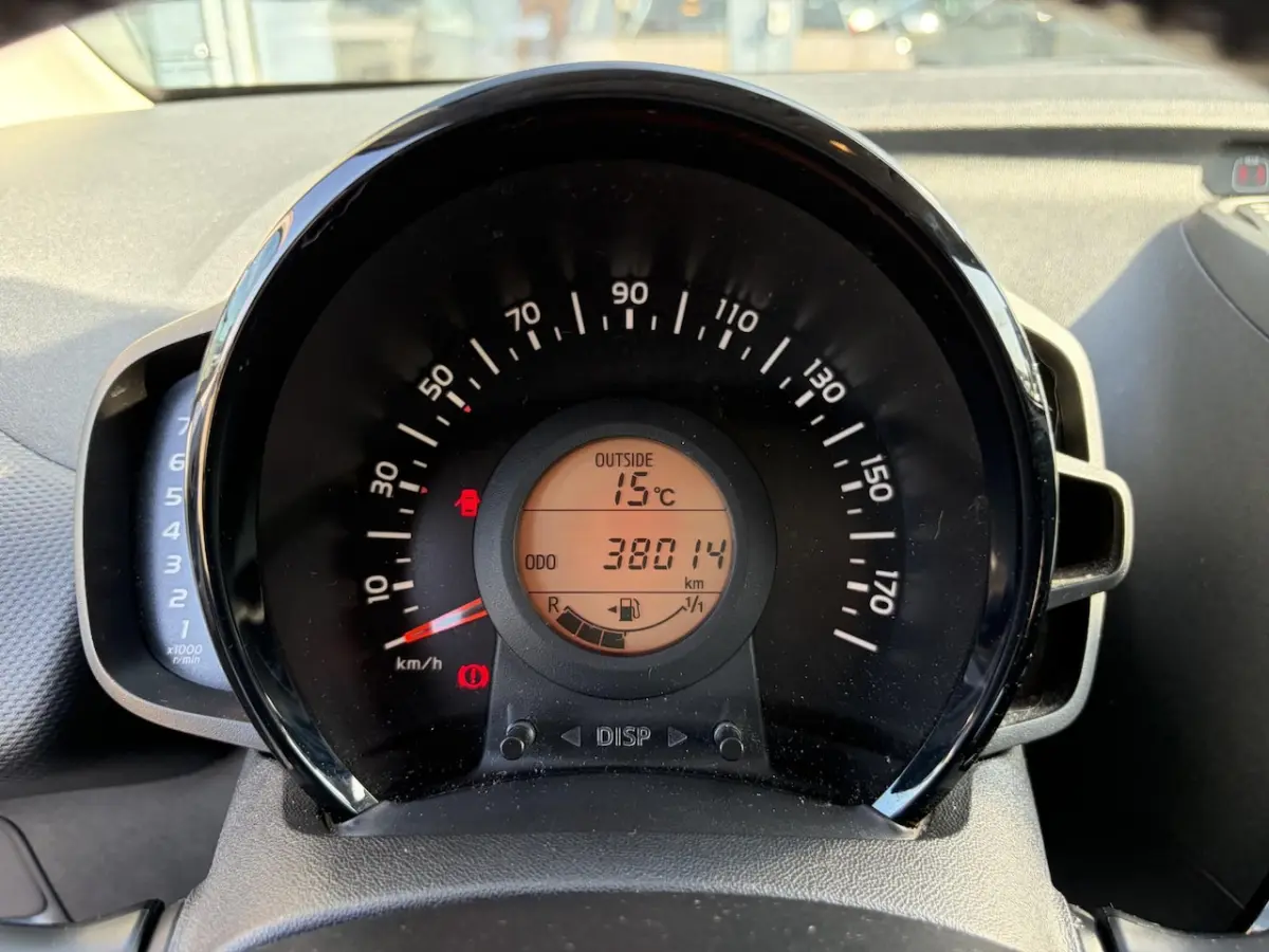 1.0 VTi Feel | Airco | Zwart dak |