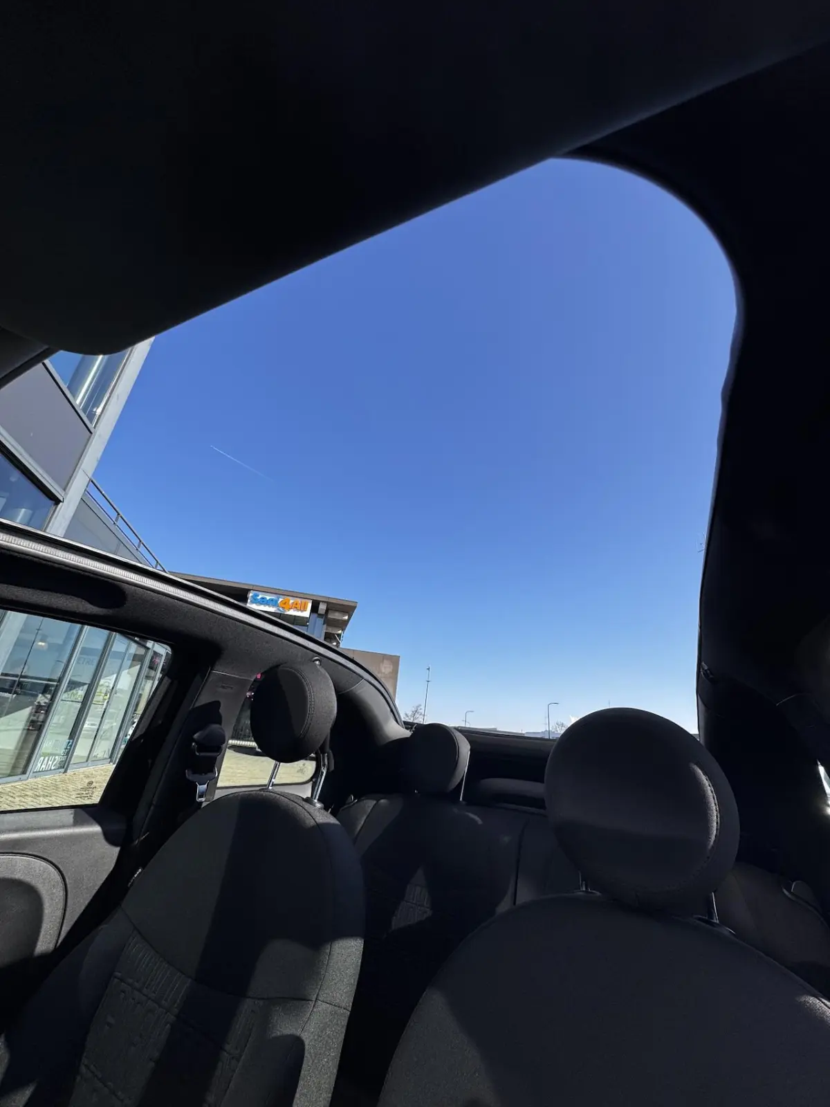 1.0 Hybrid Dolcevita Finale | Cabrio | Parkeersensoren |