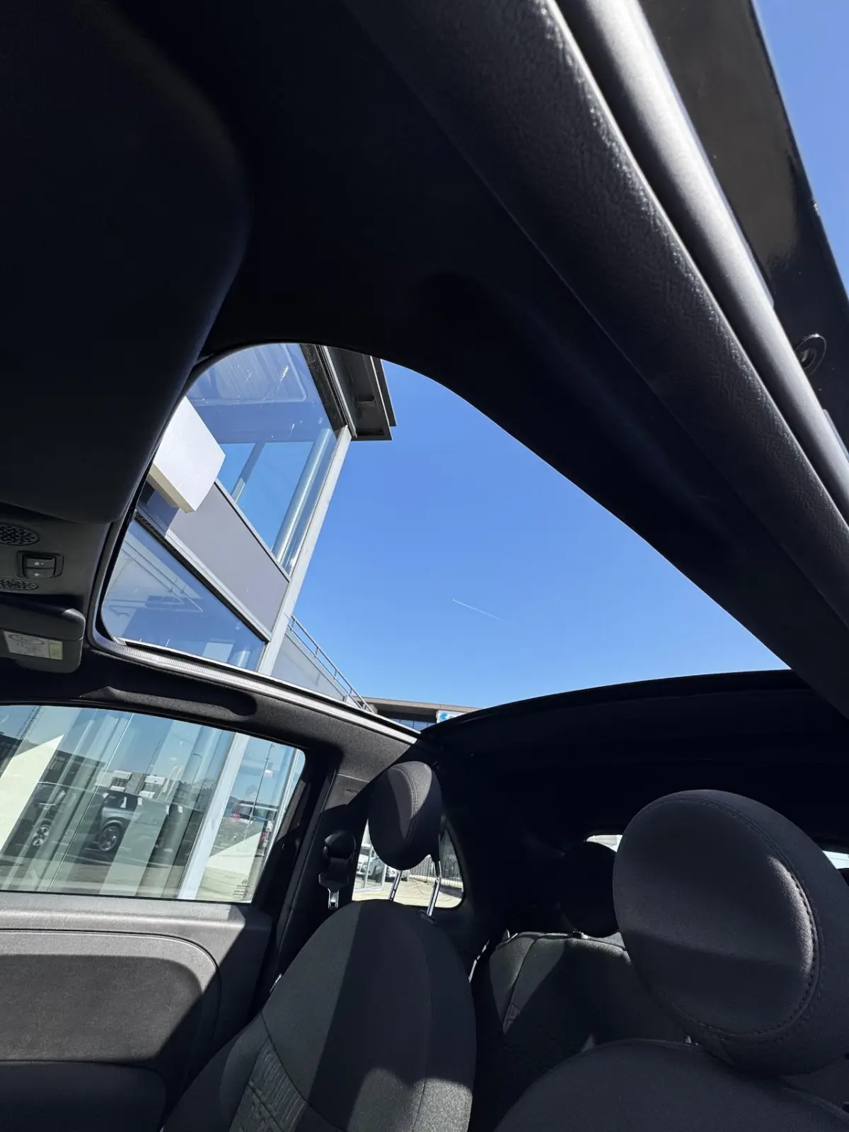 1.0 Hybrid Dolcevita Finale | Cabrio | Parkeersensoren |