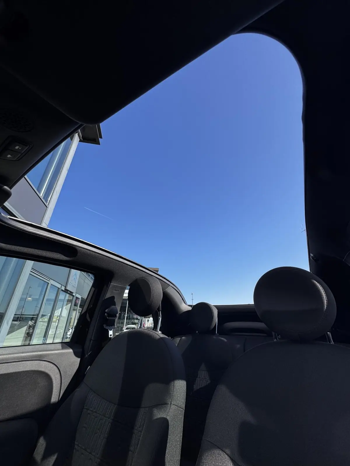 1.0 Hybrid Dolcevita Finale | Cabrio | Parkeersensoren |