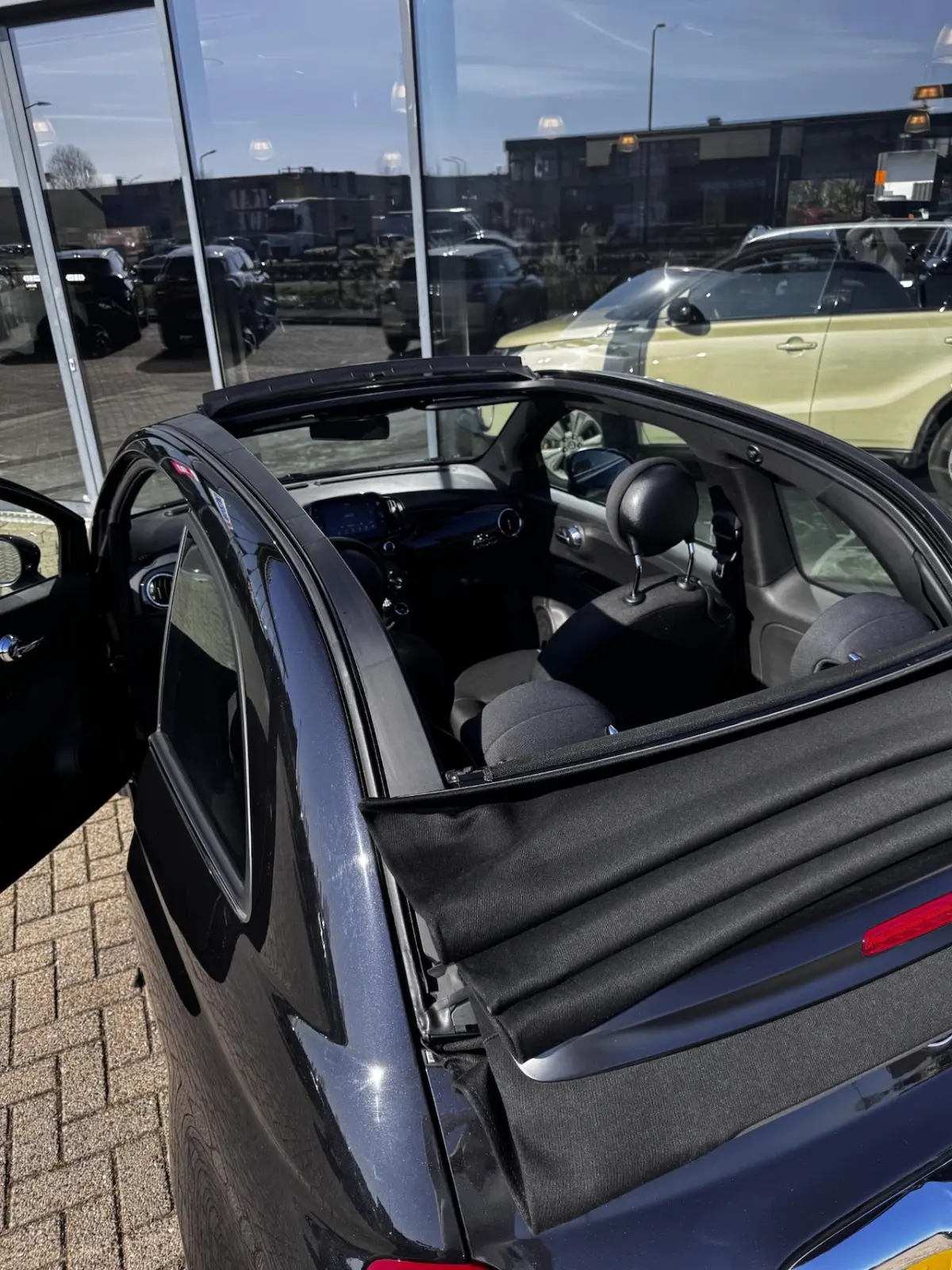 1.0 Hybrid Dolcevita Finale | Cabrio | Parkeersensoren |