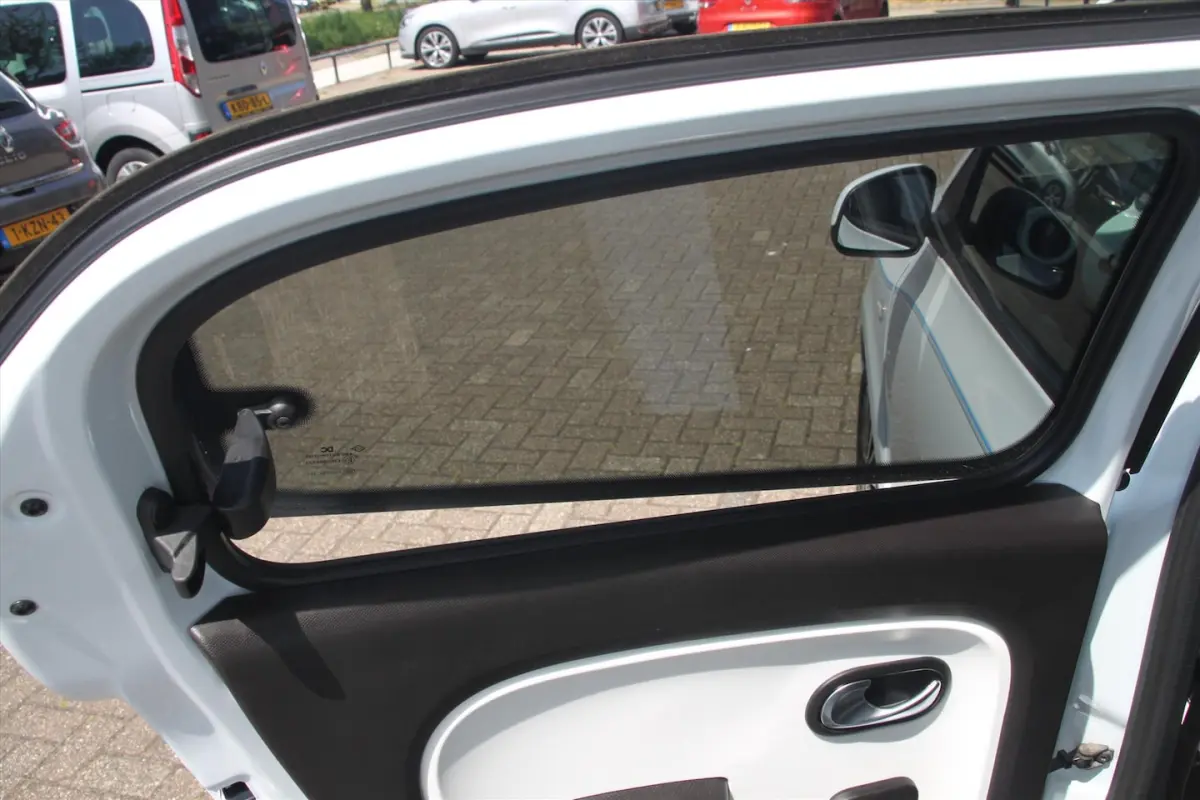 82PK-INTENS-CABRIO-35DKM-CARPLAY-CAMERA-LMV-100% ELEKTR.-