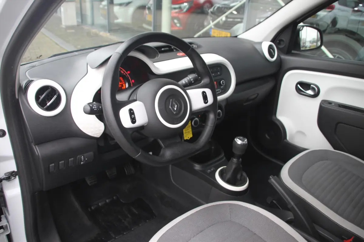 65PK-COLLECTION- 43DKM-AIRCO-CRUISE-BLUETOOTH-