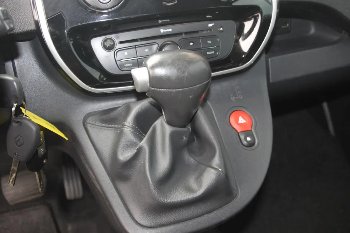 115PK-LIMITED-AUTOM-104DKM-NAVI-CLIMA-CRUISE-