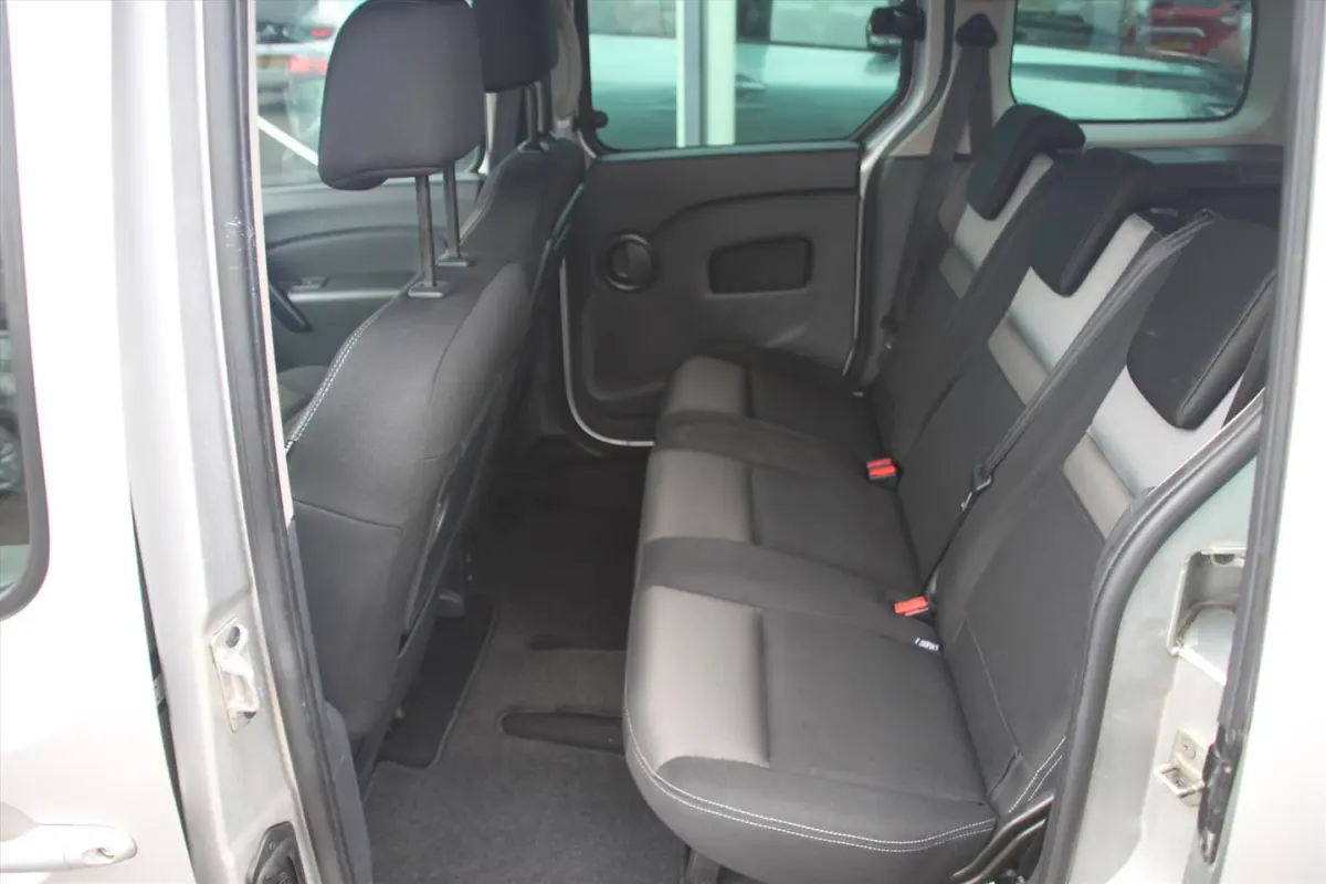 115PK-LIMITED-AUTOM-104DKM-NAVI-CLIMA-CRUISE-